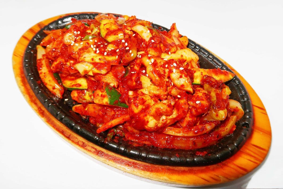 Spicy Stir-fried Chicken (닭철판)