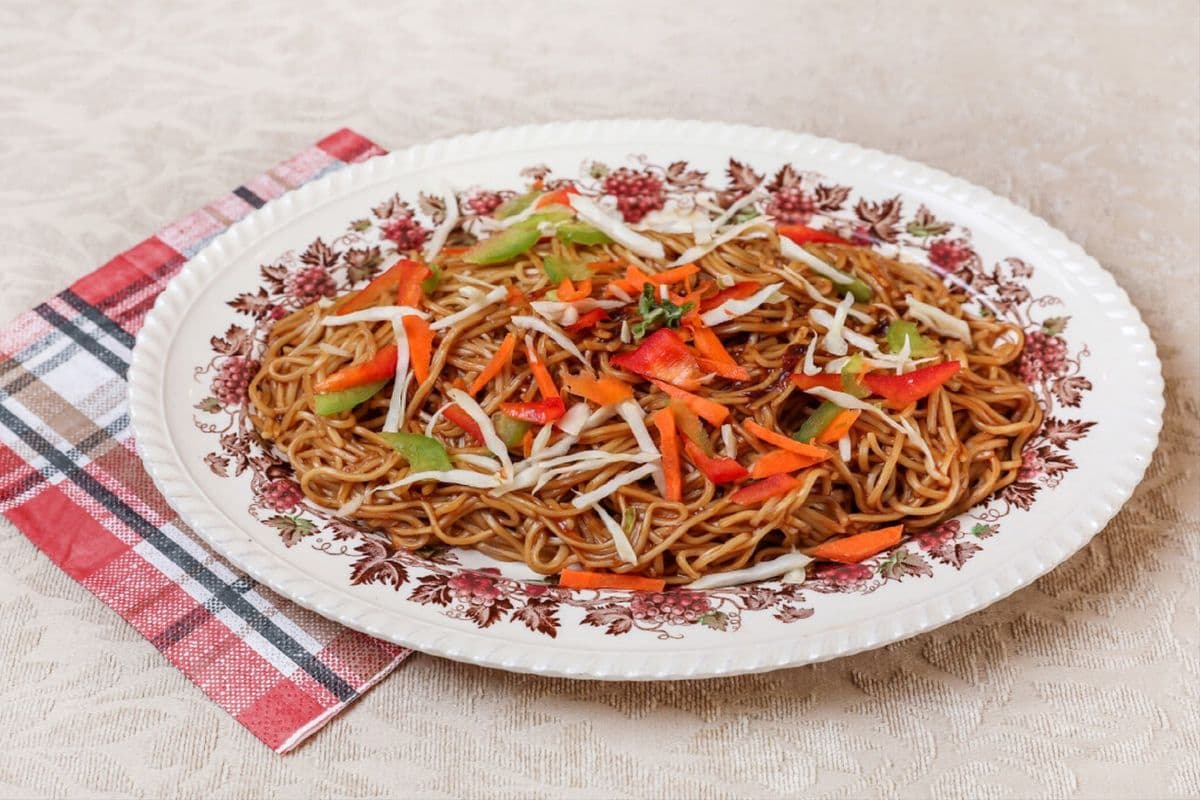 Veg Hakka Noodles