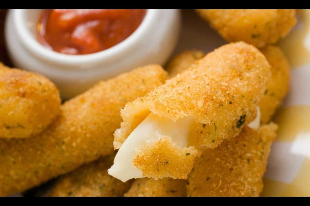 Mozzarella Sticks and Dill (6pcs)