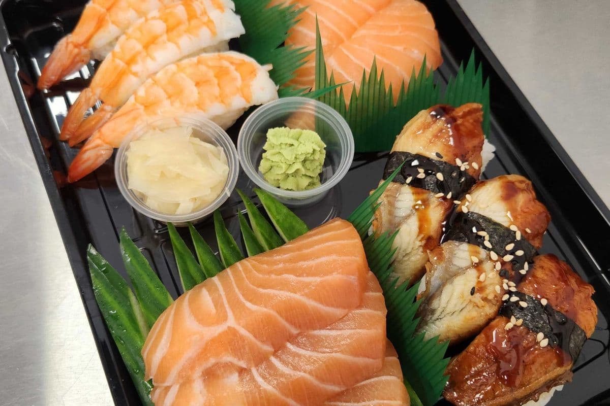 DS 2. Sushi & Sashimi Combo (12pcs)