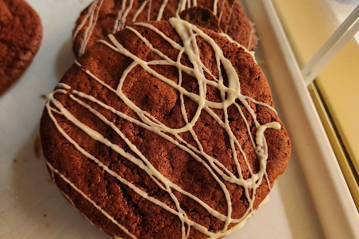 Red Velvet cookie Sandwich