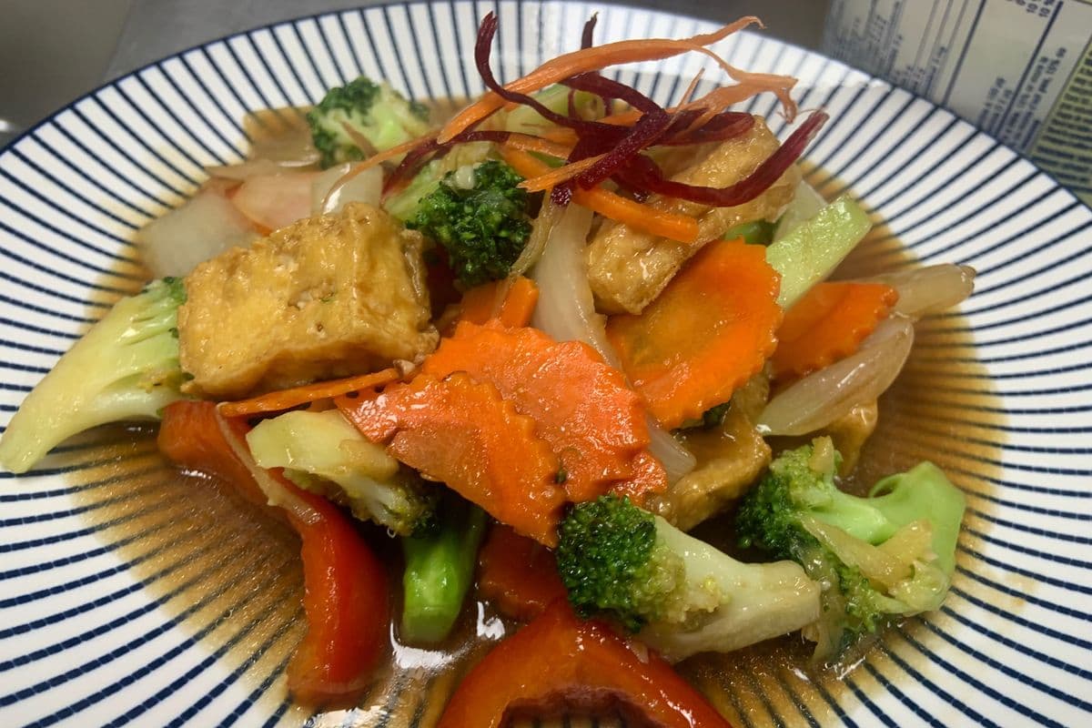 37. Ginger Stir-Fry / Pad King (ผัดขิง)