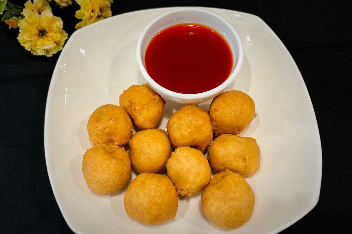 P27. Sweet and Sour Chicken Balls (10 pcs)