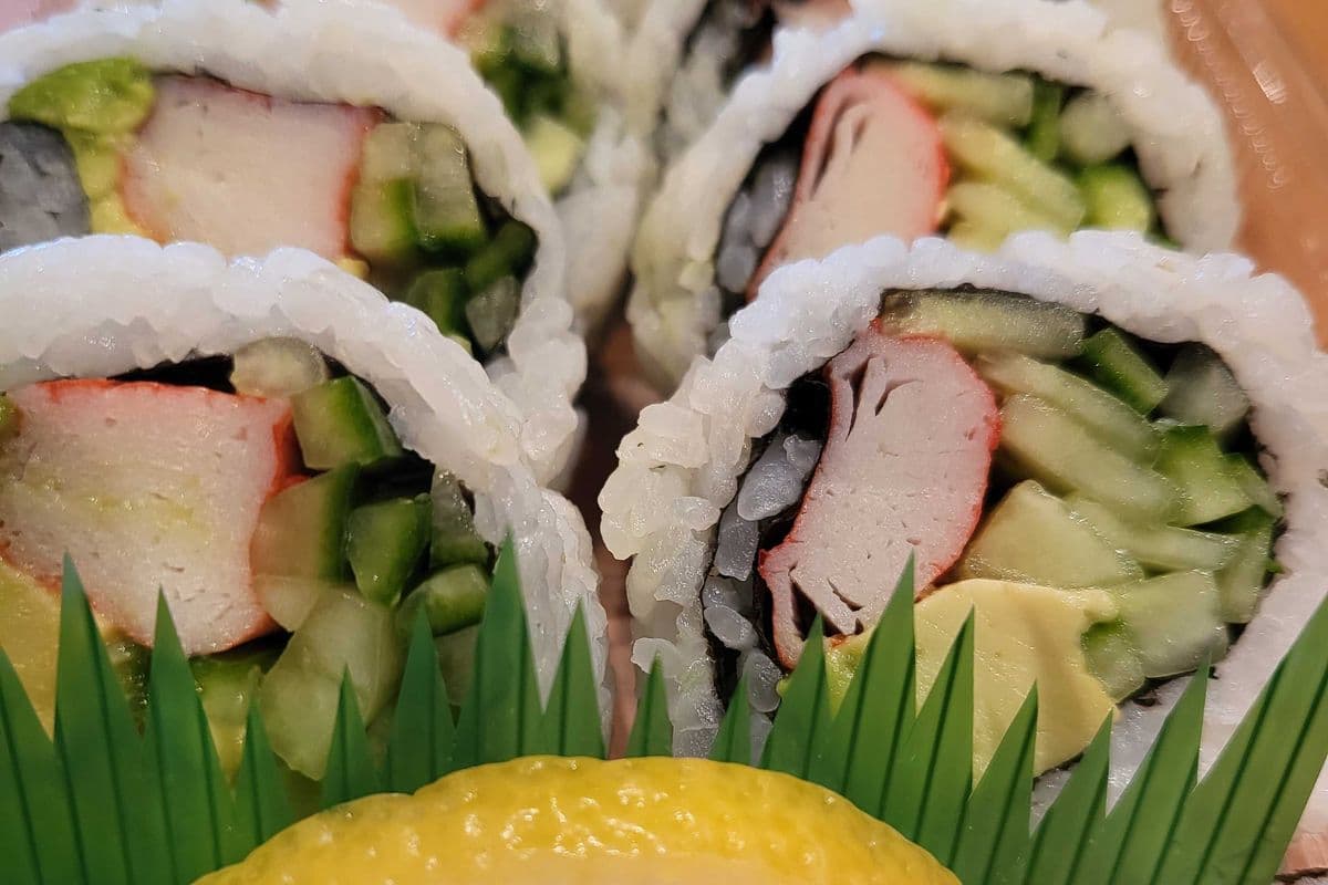 California Maki (10 pcs)