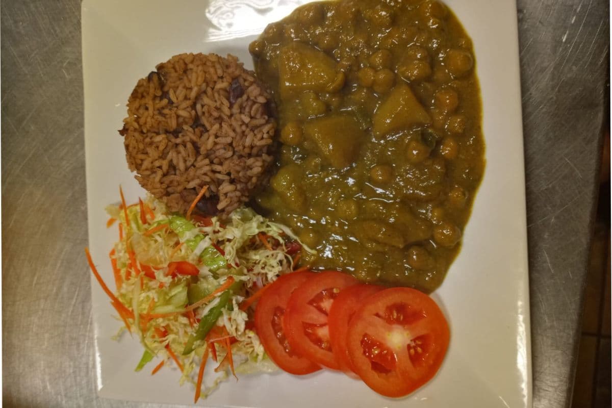 Curry Chickpeas in Coconut Sauce