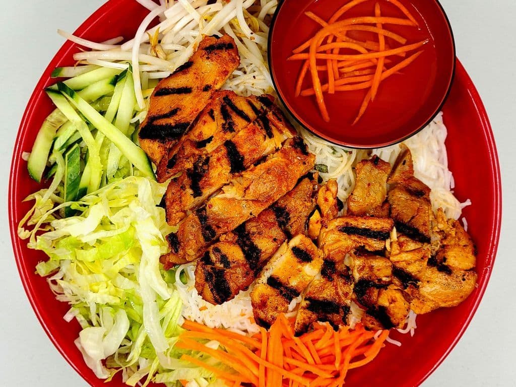 B3. Bun Ga Nuong - Grilled Lemongrass Chicken