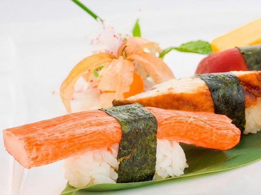 Crab Meat Sushi (2 pcs)