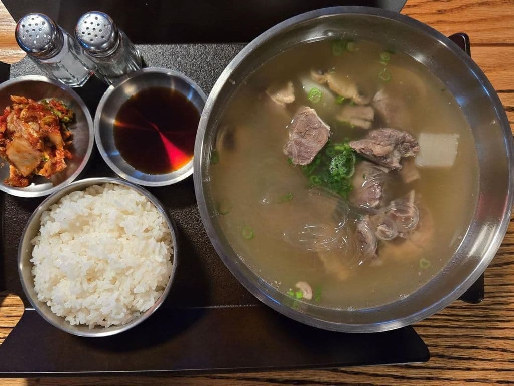 Beef rib soup (Galbi tang)