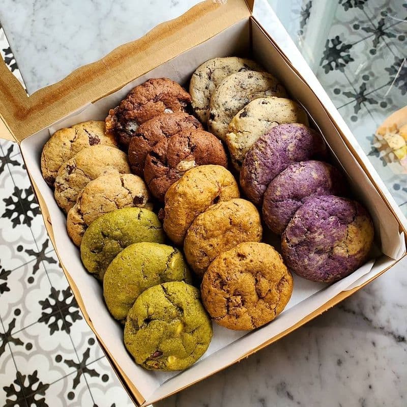 Big Box of 18 Cookies