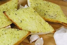 Garlic Bread (4 pcs)