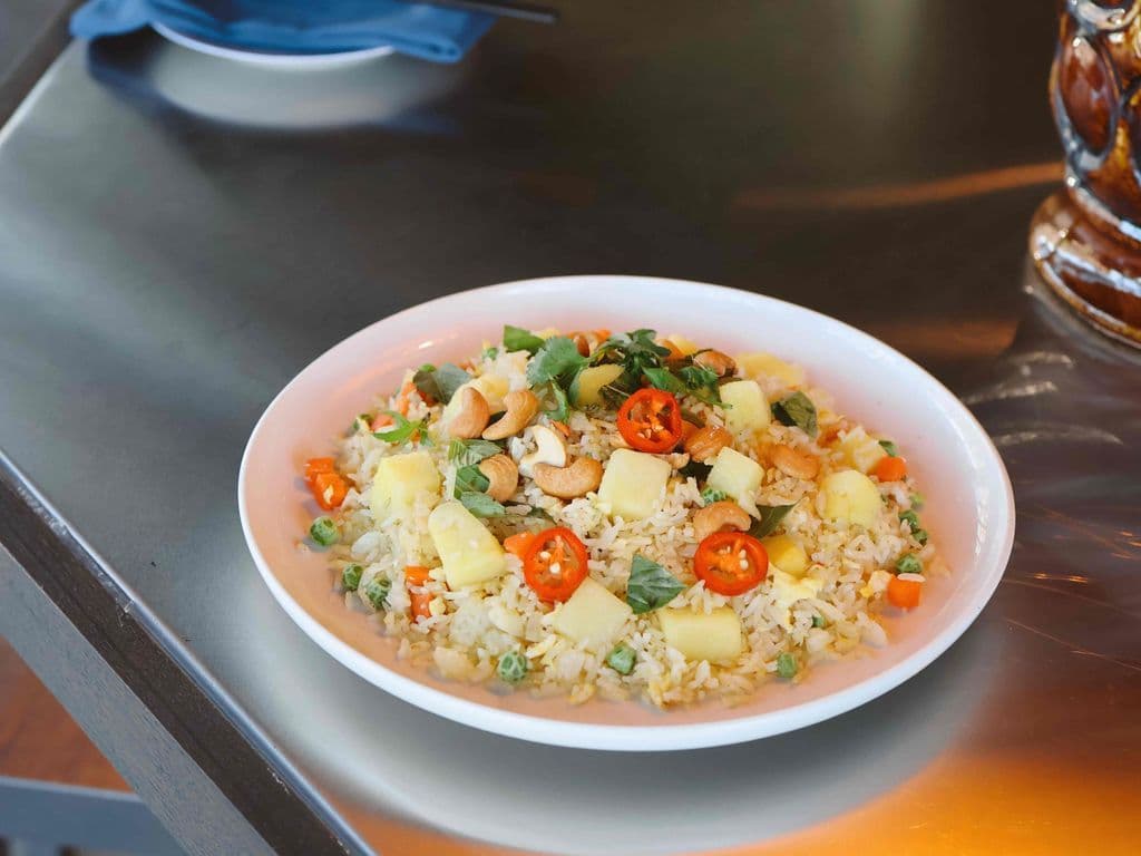 C16 - Pineapple Fried Rice (Cơm Chiên Khóm)
