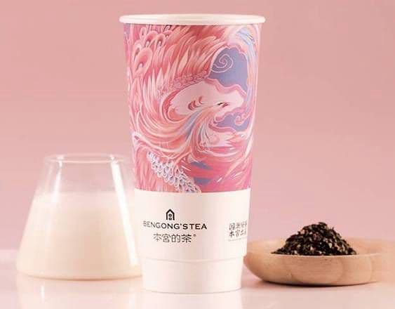 Peach Oolong fresh milk tea / ⽩桃乌龙鲜奶茶
