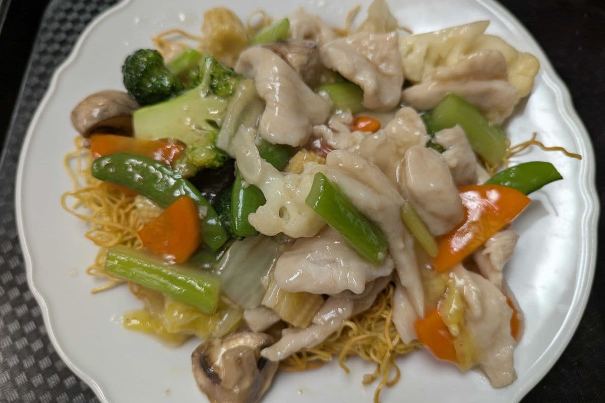 Chicken Chow Mein 鸡肉炒面(脆)