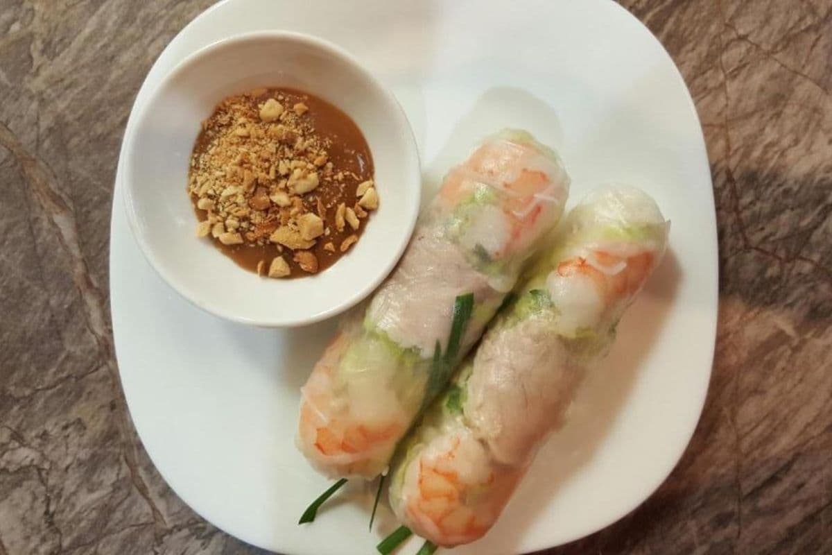 A11. Shrimp and Pork Salad Rolls/ Goi Cuon (2 rolls)