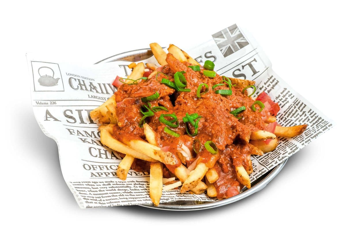 Butter Chicken Poutine (802 Cal)