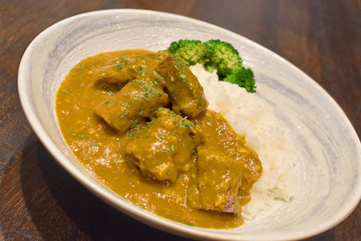Curry Beef Rice 咖哩牛腩飯