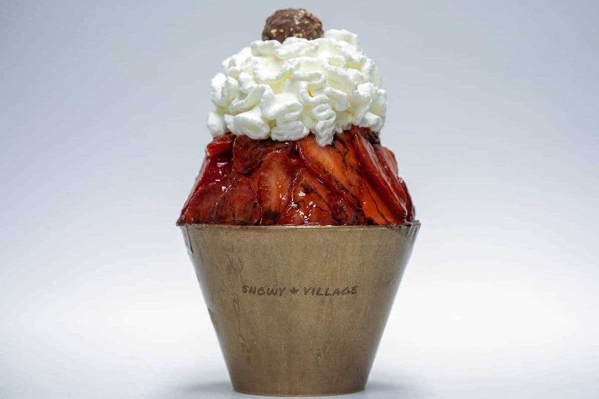 Strawberry Rocher Bingsoo