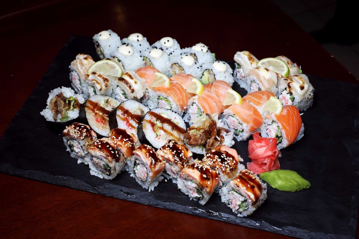 Signature Roll Platter (37 pcs)