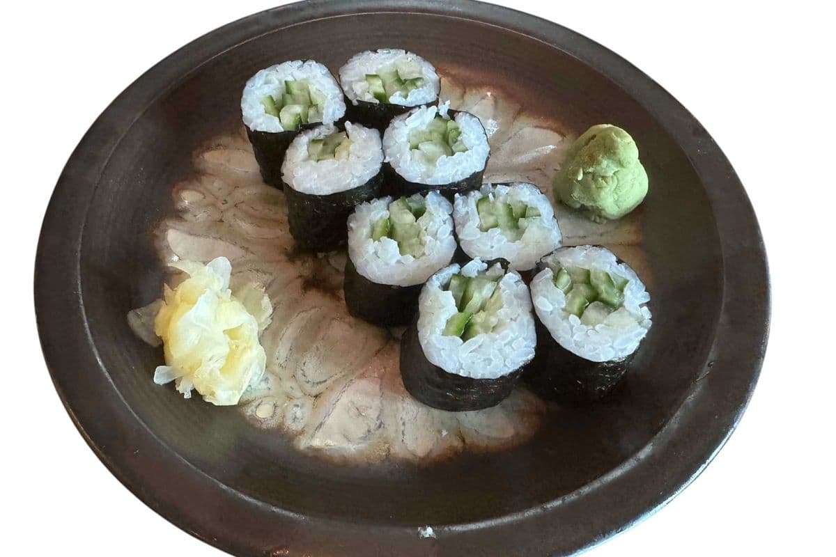 C11) Cucumber Roll (8pcs)