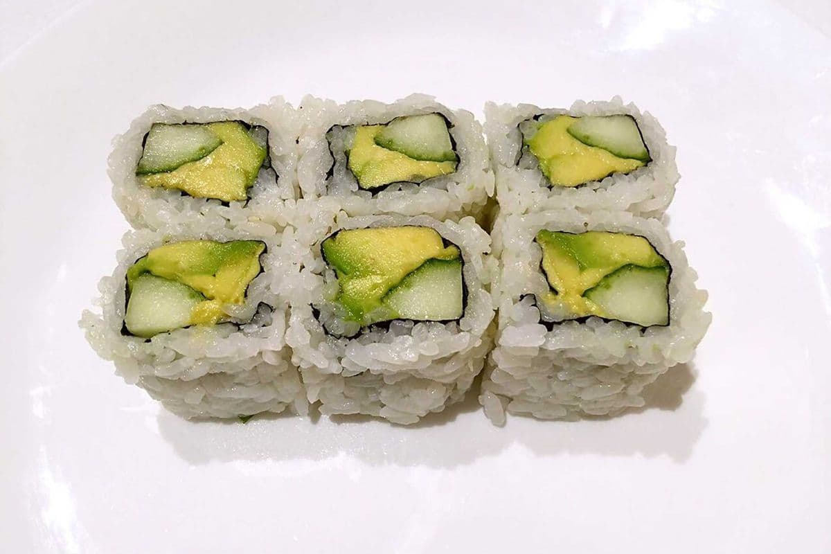 Avocado Cucumber Roll (8pcs)