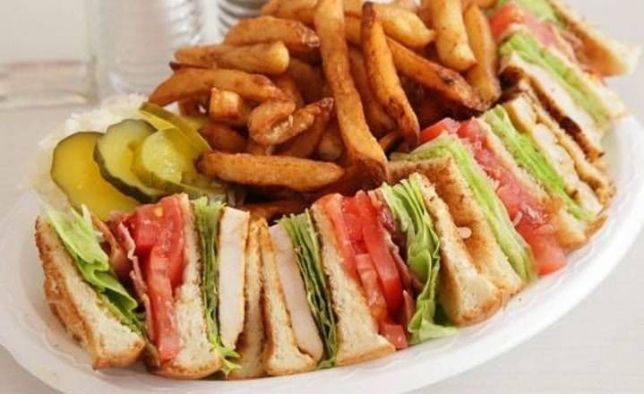 Asssiette Club Sandwich Grillé / Grilled Club Sandwich Plate