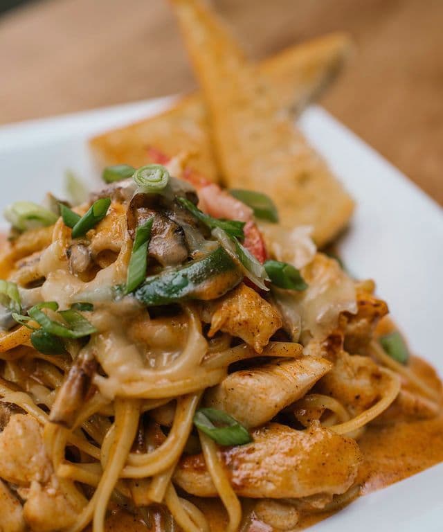 CAJUN CHICKEN LINGUINI