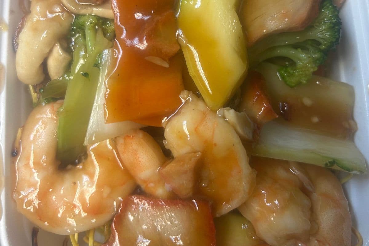 S21. House Special Cantonese Noodles
