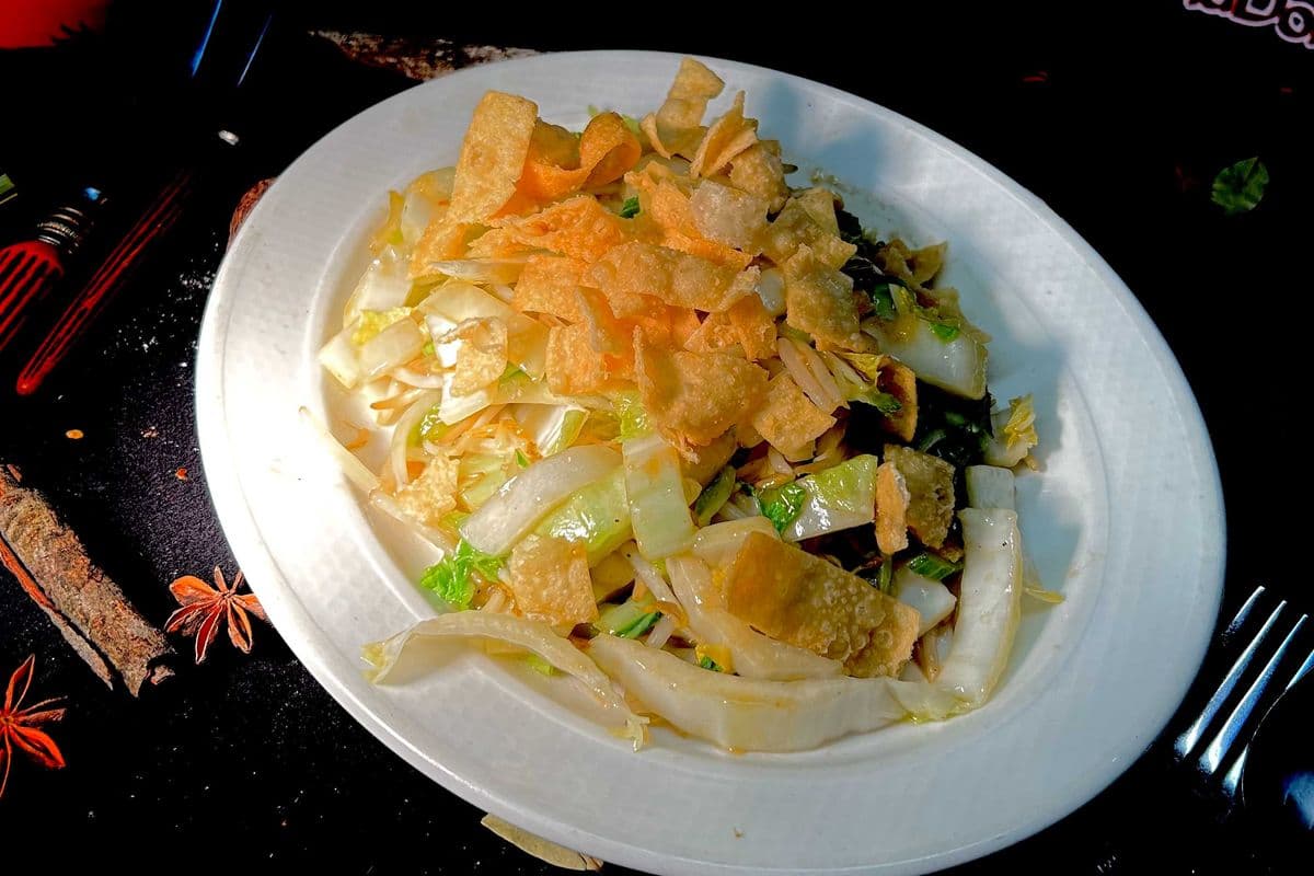 Vegetable Chopsuey and crispy noodle top.
