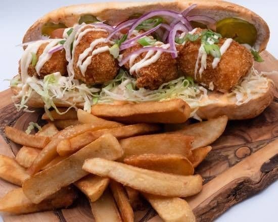 Po'boy croquette de morue / Cod Po'boy (Frites / Fries)