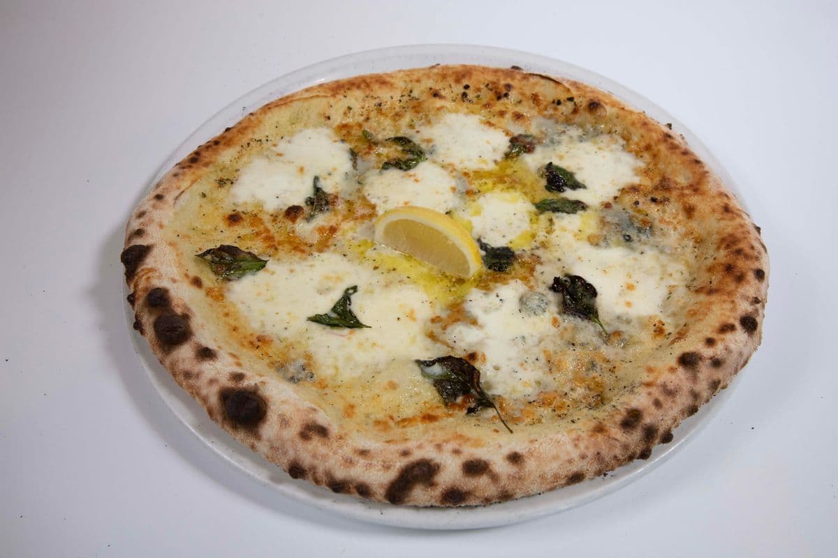 15"+ Grande Quattro Formaggi Pizza