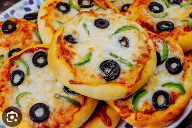 Veggie and Cheese Pizza Fatayer (1 Dozen)