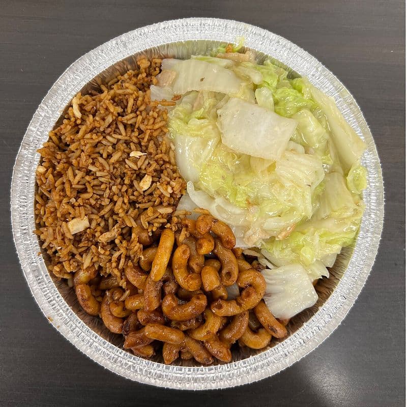 (A) ASSIETTES COMBINÉES - RIZ, NOUILLES ET CHOW MEIN