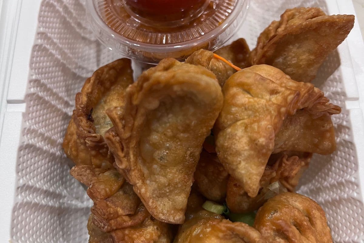 Vegetable Momos (8 pcs)