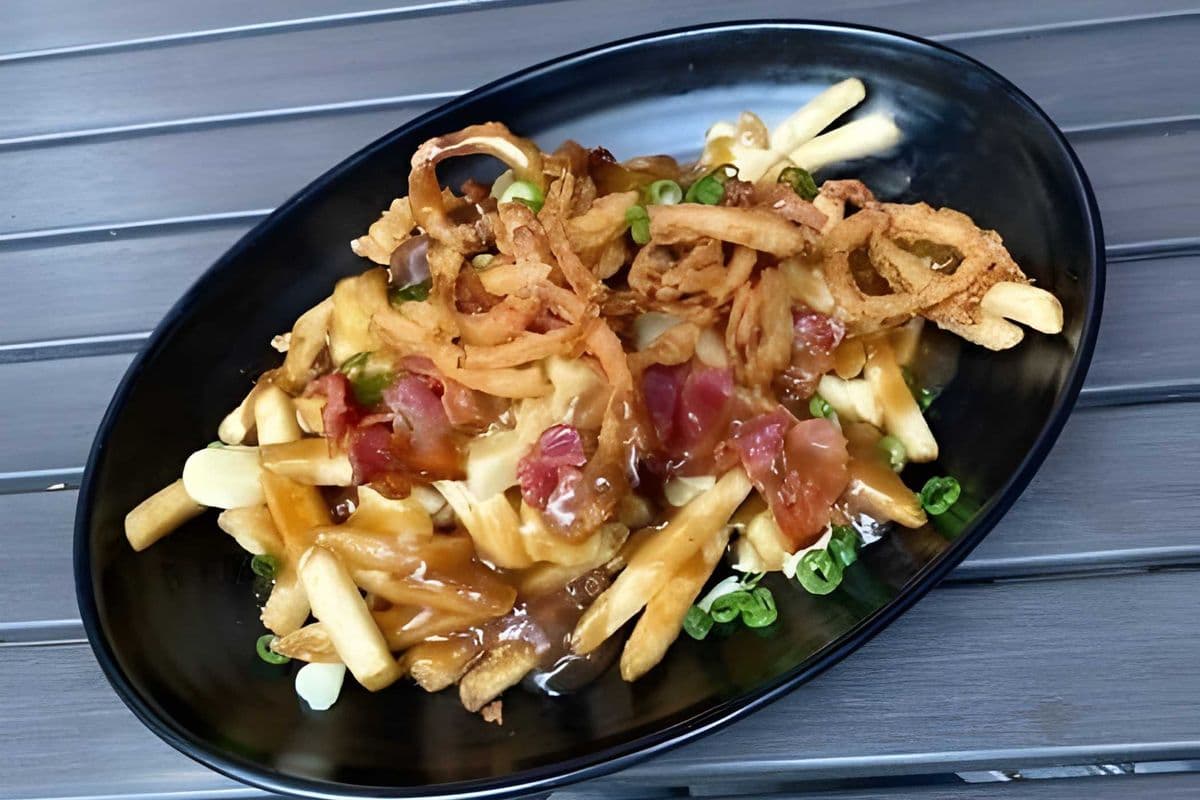 Bacon-Onion Poutine