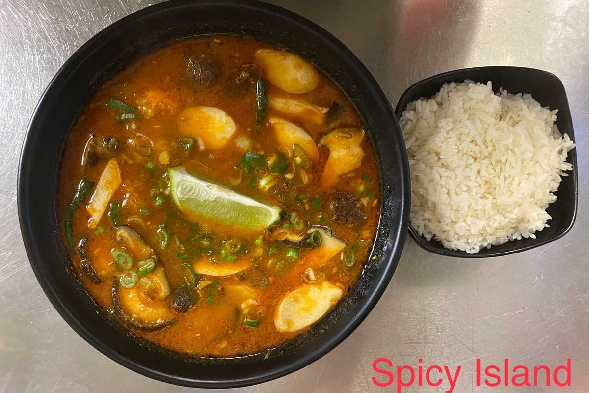 S4. Tom Yum Goong (Shrimp, Mushroom) with Rice (Meal Size)
