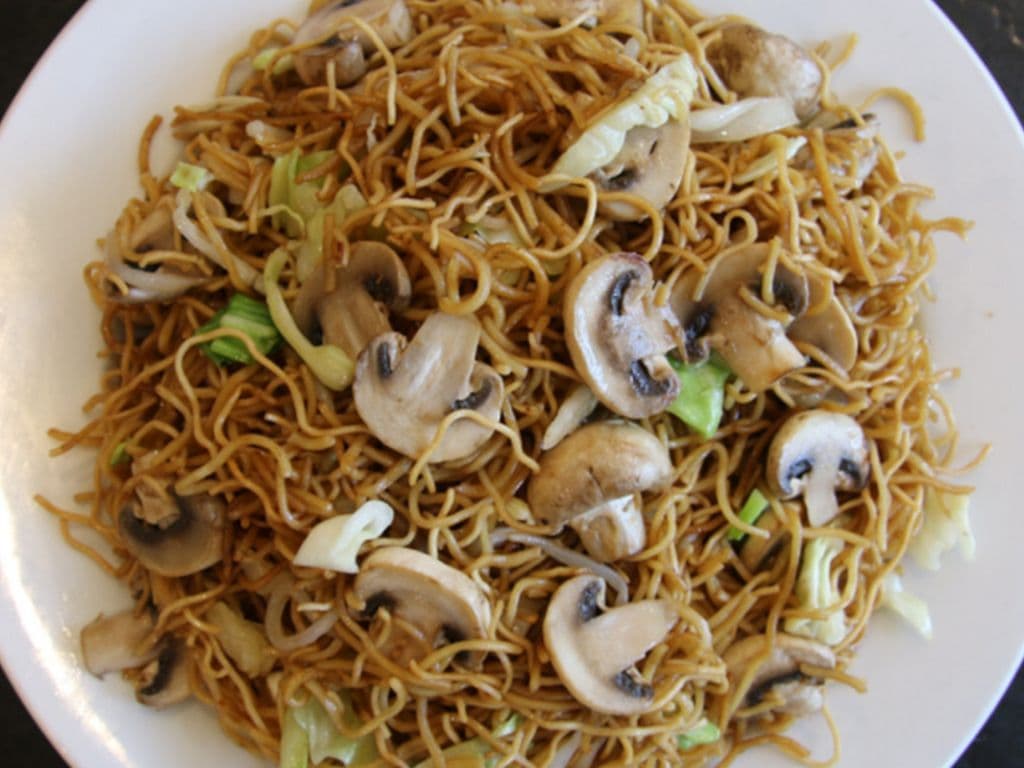 Mushroom Chow Mein