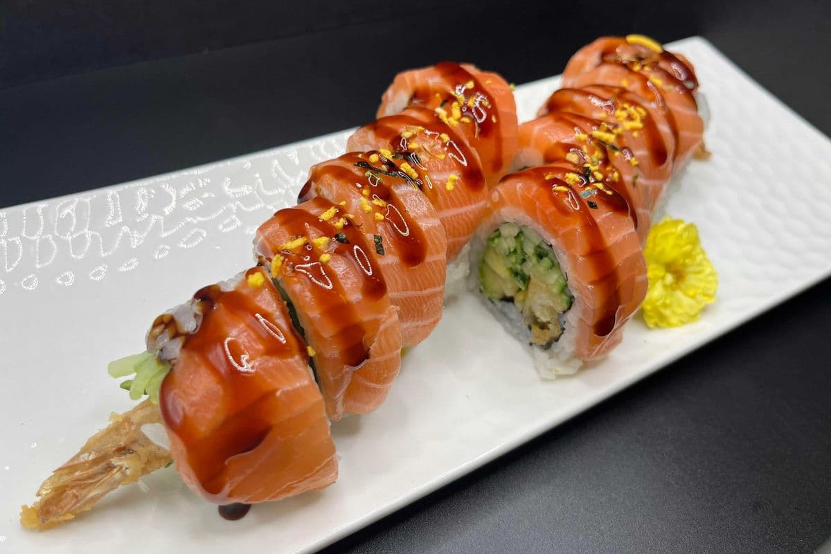 Red Dragon (Salmon On Top) (10 pcs)