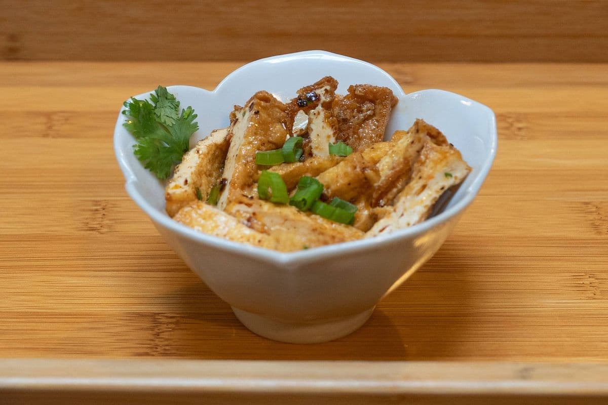 B12. Tofu Salad 凉拌炸豆腐