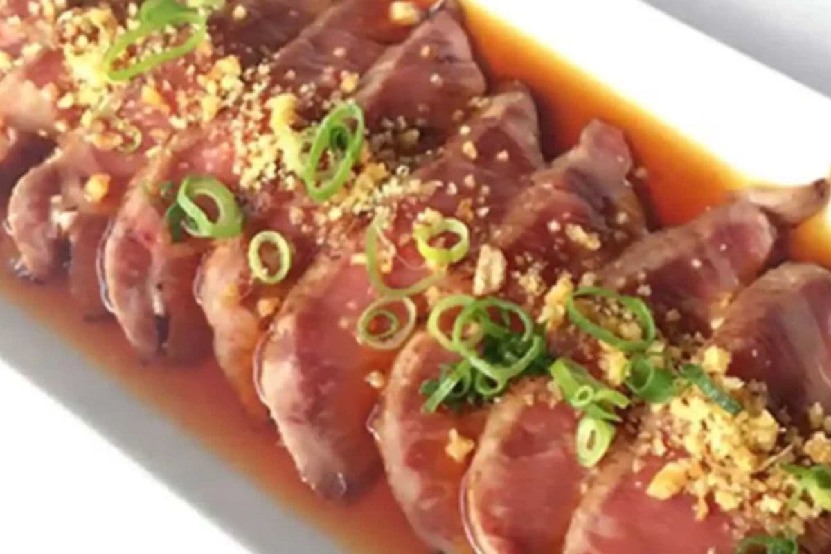 37. Beef Tataki (10 pcs)