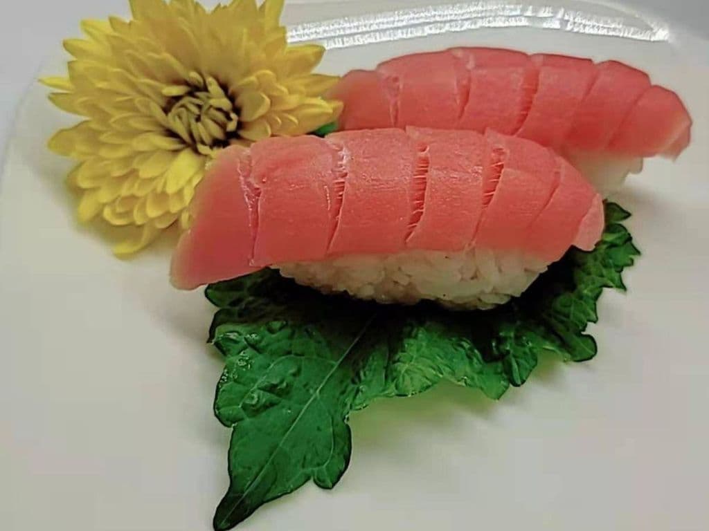 Maguro (red tuna) Sushi