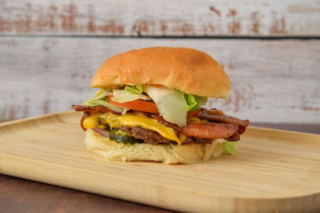 Deluxe Cheeseburger