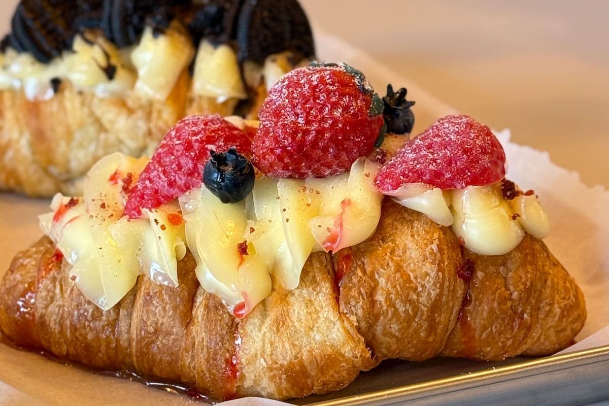 Strawberry Cream Sandwich