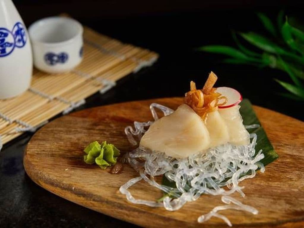 A22 White Tuna Sashimi