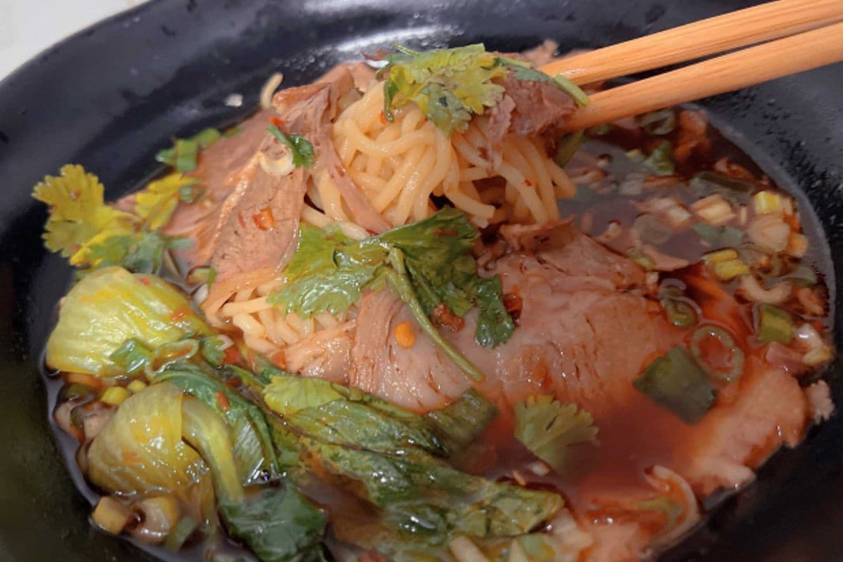 S6. Braised Beef Noodle Soup 红烧牛肉面