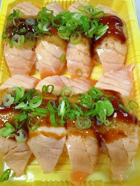 Aburi Salmon Nigiri Platter(8pcs)
