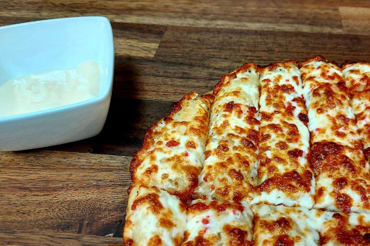 16" Garlic Cheese Finger