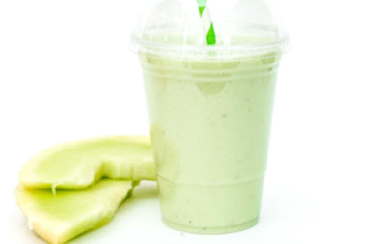 Iced Honeydew Milk Green Tea 冰哈密瓜奶绿 (20oz)
