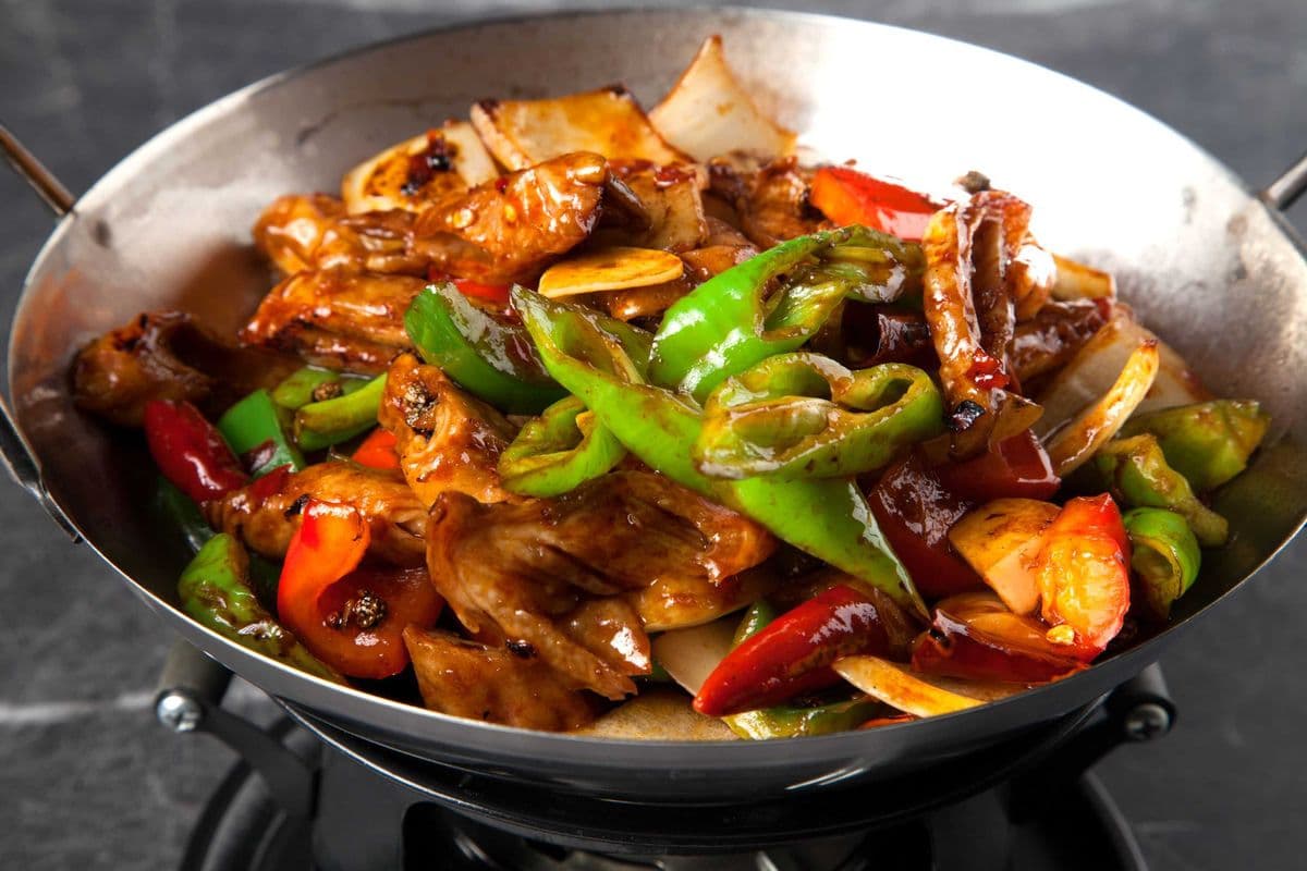 Stir-fried Pork Intestine with Jalapeno pepper 尖椒炒肥腸
