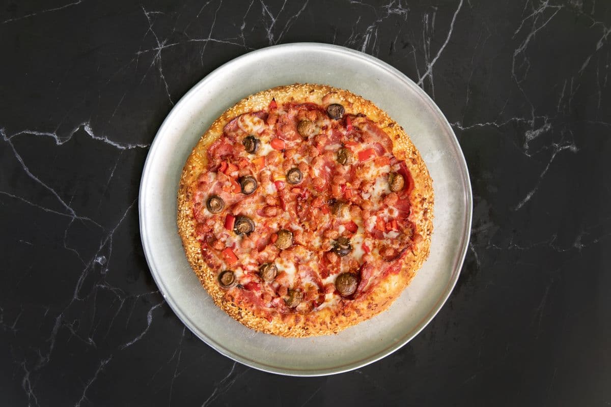 Medium Capicola Deluxe Pizza
