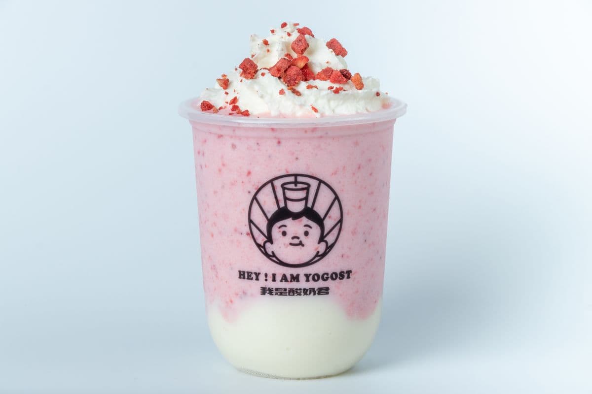 Strawberry Mochi Yogurt (草莓团子酸奶)